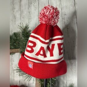 Red/White Pom Pom beanie FC Bayern Munich Soccer hat OSFA
